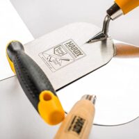 HARDY 2k Glättkelle Serie für Lasuranstriche, Putz und Kleber, hochwertiges Werkzeug für Renovierung und Restaurierung von Oberflächen, Edelstahl-Kante mit Anti-Rutsch-Beschichtung, Maße: 14 x 8 cm