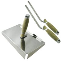 Verfugungsblech aus Edelstahl mit ergonomischem Ledergriff und Fugenkelle für Klinkersteine