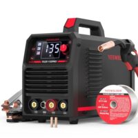 Das YESWELDER 135Amp MIG Fülldraht Schweißgerät ist ein leistungsstarkes und vielseitiges Werkzeug für Profis und Hobbyisten, mit einer intelligenten Synergic-Steuereinheit, einem multifunktionalen MIG/ELEKTRODEN MMA/LIFT TIG-Stiel und einem LED-Digitaldisplay