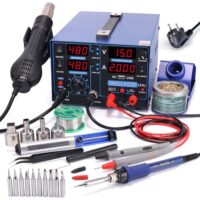 Ergänzung einer YIHUA 853D 2A USB SMD Heißluft-Nachbesserungsstation für verschiedene Arten von Reparaturen, einschließlich Handys und Elektronikgeräte. Die Station verfügt über eine Temperaturbereich von 100 - 480 °C und Löttemperaturen von 200 - 480 °C.