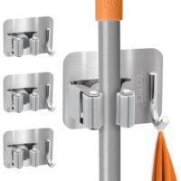 Universalbesenhalter für Haushalt und Garten - 4-fache Wandhalterung mit selbstklebender Oberfläche, ohne Bohren erforderlich. Perfekt für Küche, Bad, Balkon & Garten.