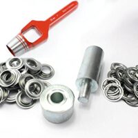 Hochwertiger Einschlagstempel mit 25 mm Durchmesser, ideal für Locheisen und Metallprofile. Verzinkter Zink-Stahl sorgt für hohe Beständigkeit gegenüber Korrosion.