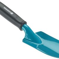 Hochwertige Blumenkelle von Gardena mit ergonomischem Griff und klassischer Handschaufel für Gartenarbeiten