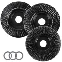 Drei hochwertige Holzschleifscheiben in einem Set, ideal für Winkelschleifer geeignet. Die Scheiben sind aus robustem Kohlenstoffstahl gefertigt und haben hunderte scharfer Spitzen, um professionell und effizient Holz schleifen, raspeln und polieren zu können.