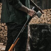 Fiskars Spaltaxt, Inklusive Klingen- und Transportschutz, Länge: 72 cm, Antihaftbeschichtet, Hochwertige Stahl-Klinge/Glasfaserverstärkter Kunststoff-Stiel, Schwarz/Orange, X25–XL, 2,4 kg