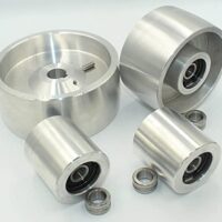 Hochwertiges CNC gefrästes Riemenschleifer Set für Messer und Schleifmaschinen, ideal für Metall-, Holz- und andere Materialien.