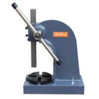 Hochwertige Zahnstangenpresse mit 4-fach verstellbarer Grundplatte und Gusseisen, ideal für vielseitige Bearbeitungsaufgaben