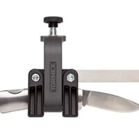 Vorrichtung zum Schleifen kleiner schmaler Messer, TORMEK SVM-00, für hochpräzises Schleifen von kleinen und schmalen Messern geeignet.