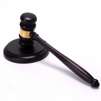 Richterhammer und Resonanzblock aus Holz für Auktion, Verkauf und Geschenk