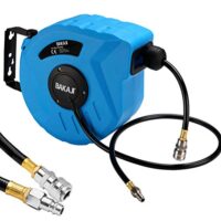 Druckluftschlauch mit automatischem Einzug und Wandhalterung für professionelle oder private Anwendungen