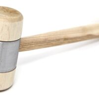 Professioneller Holzhammer mit Metallmantel und Weißbuchenkopf für Blech- und Spenglerarbeiten - Made in Austria