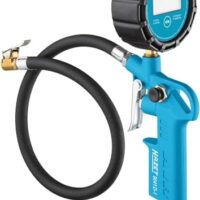 Digitales Reifendruckmessgerät mit beleuchteter Anzeige, Messbereich 0-12 bar, Schlauchlänge 400 mm, für Auto, Motorrad und LKW