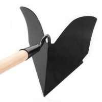 Robuster Kartoffelhäufler für die Häuflung von Gemüsebeeten mit scharfer Spitze und robustem Stahlgefertigt, ideal für Gartenbesitzer