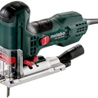 Präzise Stichsäge mit variabler Hubzahl und Pendelhub von Metabo, ideal für verschiedene Materialien, schnell und sicher.