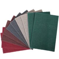 Umfassendes Schleifmittelset mit 10 hochwertigen Schleifvlies-Pads in verschiedenen Körnungen (400/600/800/1000/2500) und einer Größe von 150x230mm. Ideal für das Schleifen oder Entrosten von Oberflächen ohne Materialbeschädigung.