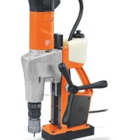 Fein Magnet Kernbohrmaschine KBM 50 UQW, Hochleistungsmotor, 1200 W, MK 3 Werkzeugaufnahme, Rechts-/Linkslauf, Hub 145 mm