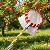 Machtiging Obstpflücker mit Teleskopgriff für die effektive Pflege von Äpfeln, Pflaumen und Birnen - robust, biegefest und platzsparend zu verstauen
