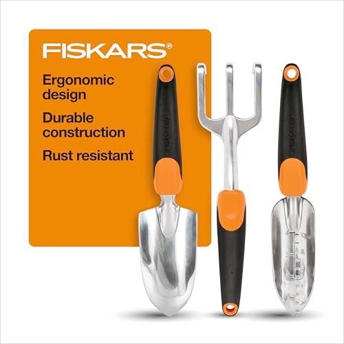 Fiskars Gartenwerkzeug-Set, 3 Stück, inklusive rostbeständiger Kelle, Pflanzgefäß und Kultivator, Gartengeräte für die Bepflanzung im Freien, ergonomisches Hofwerkzeug-Set – Gartengeschenke