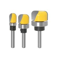 Drei Router-Bits in einer Reihe, jede mit einer runden Nase und einem unterschiedlichen Rand. Ideal für Holzbearbeitungen.